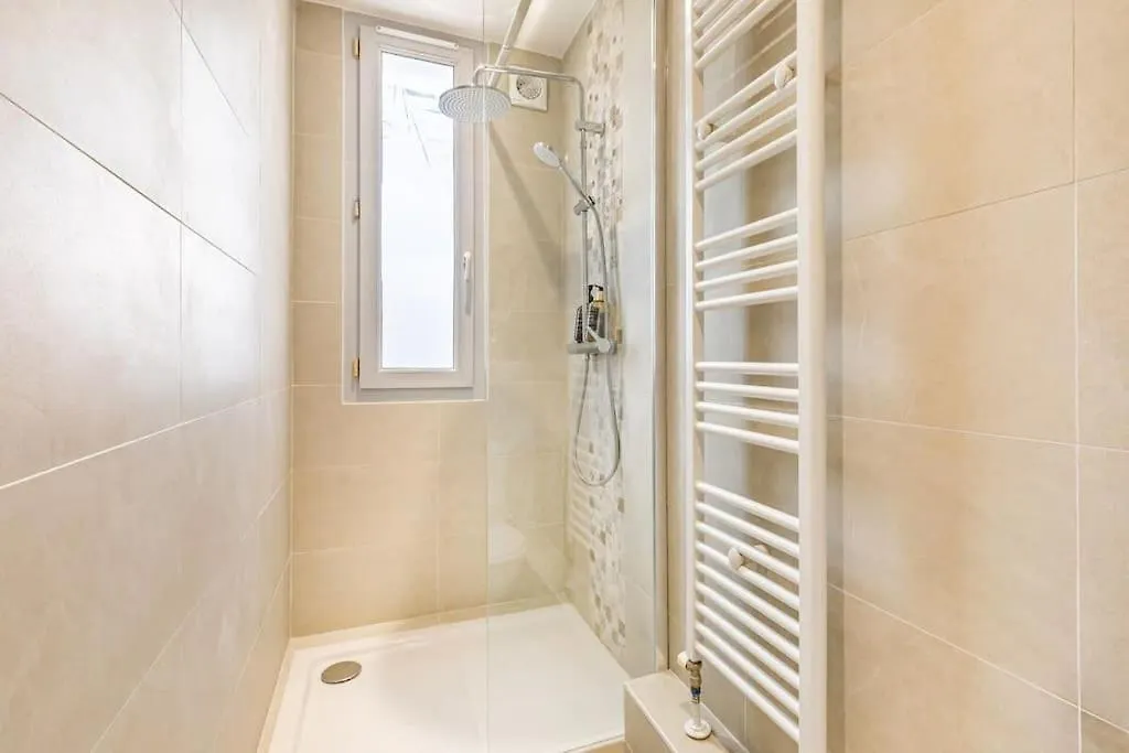 Parisian Paradise Beautiful Apartment Villejuif 0*,  France